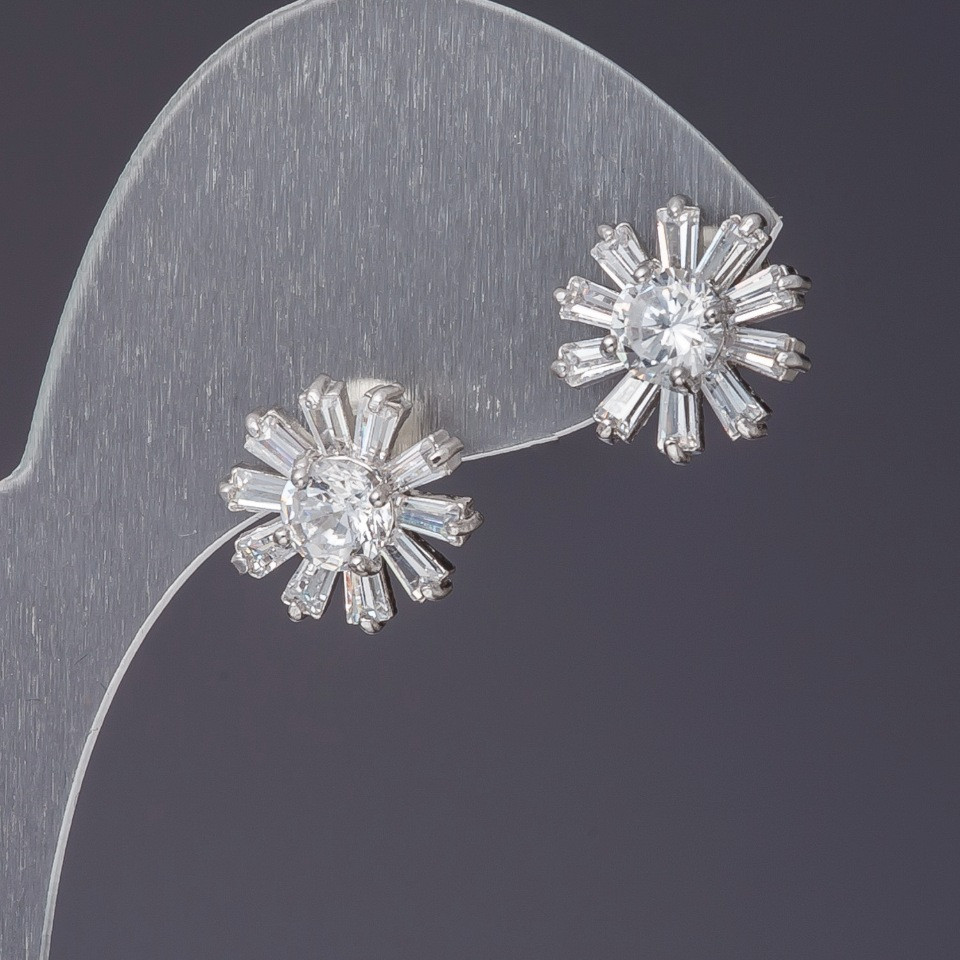 Earrings with white crystals, white center, length 1.2 cm