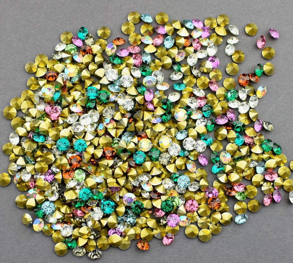 Colored rhinestones No. 20, diameter 4.5 mm, pack ~4 g (±)