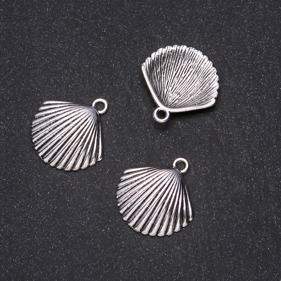 Shell Pendant Findings 24x25mm, Packaging 20g ± 8 pcs