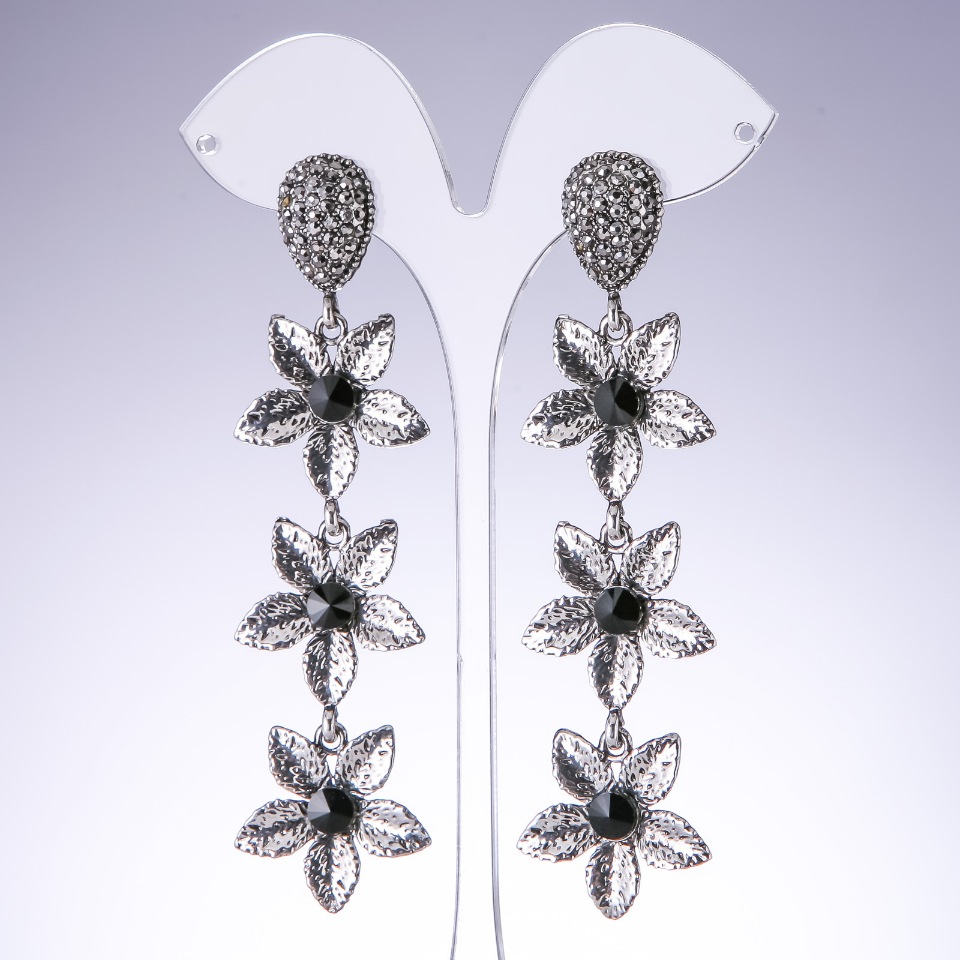 Lilies Earrings with Black Crystals