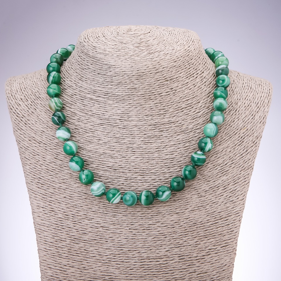 Necklace of natural agate stone - green smooth round beads, 10mm diameter, 45cm length
