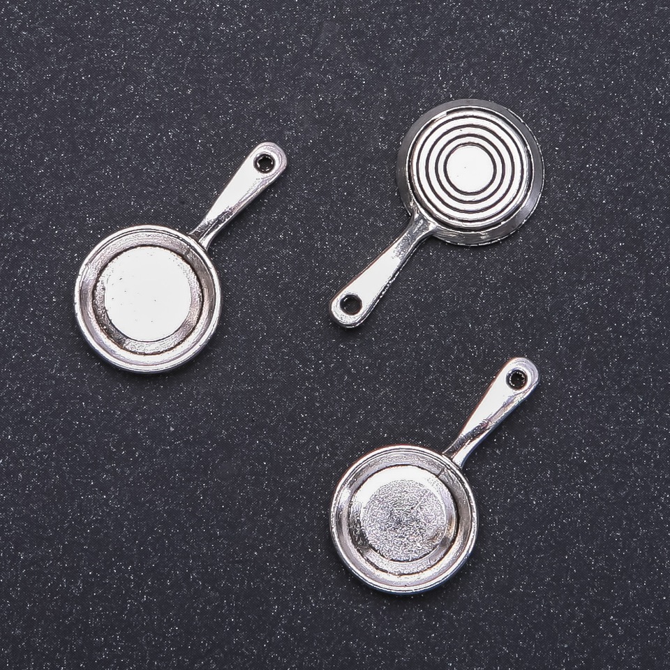 Frying Pan Pendant, diameter 14mm, length 8mm, diameter 1.6mm, packaging 10 pcs. (+ -)