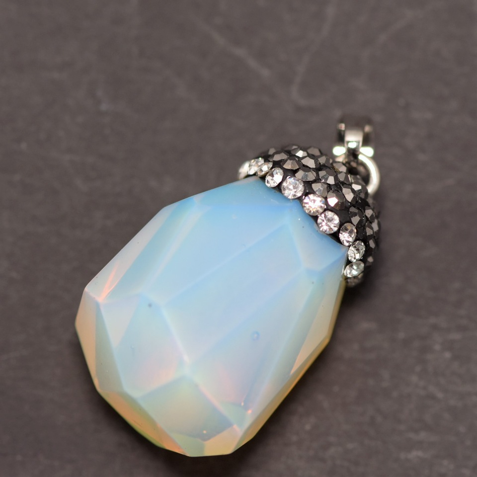 Pendant 'Acorn' with Moonstone (synthetic)