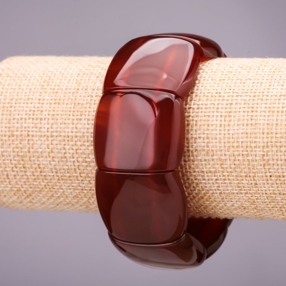 Elastic bracelet with natural carnelian, smooth links, 30×25 mm, approx. 18 cm circumference