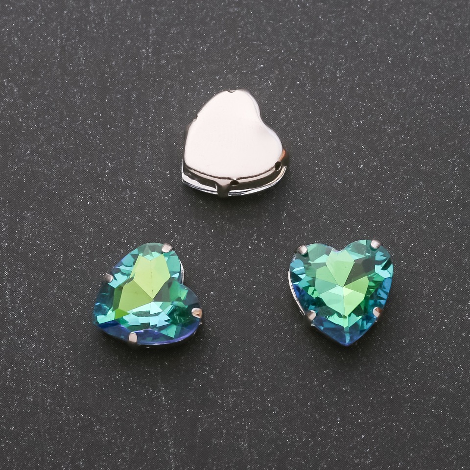 Price per unit / 10 pcs. Sew-on Crystal in Heart-shaped Prong Setting 12mm Green-Blue