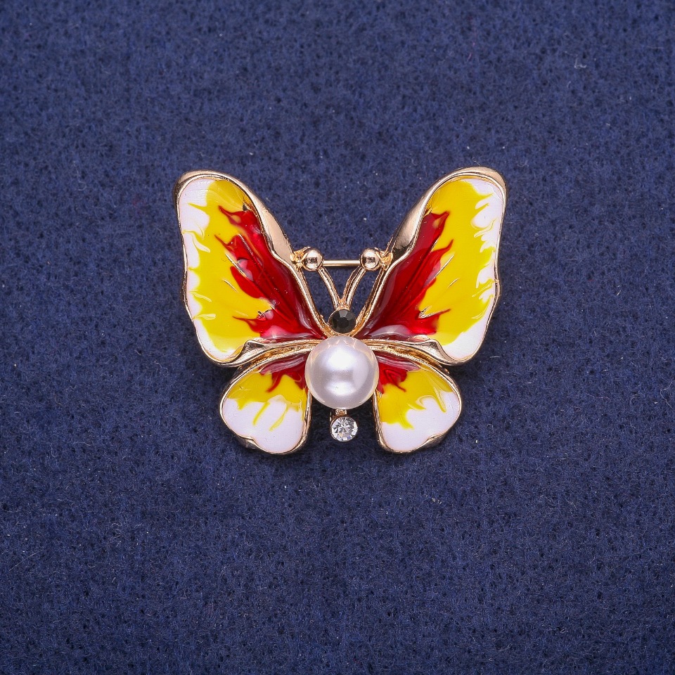Butterfly Brooch with Pearl Bead and Enamel, 30x35mm, Yellow Metal