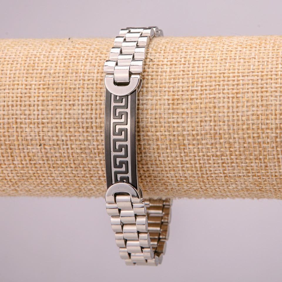 Stainless steel bracelet with a clasp, 12 mm thick, 21 cm long, silver color