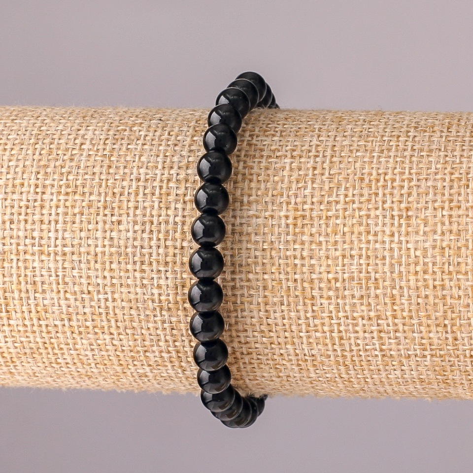 Браслет Агат штучний резинці гладка кулька, діаметр 6мм обхват 18см