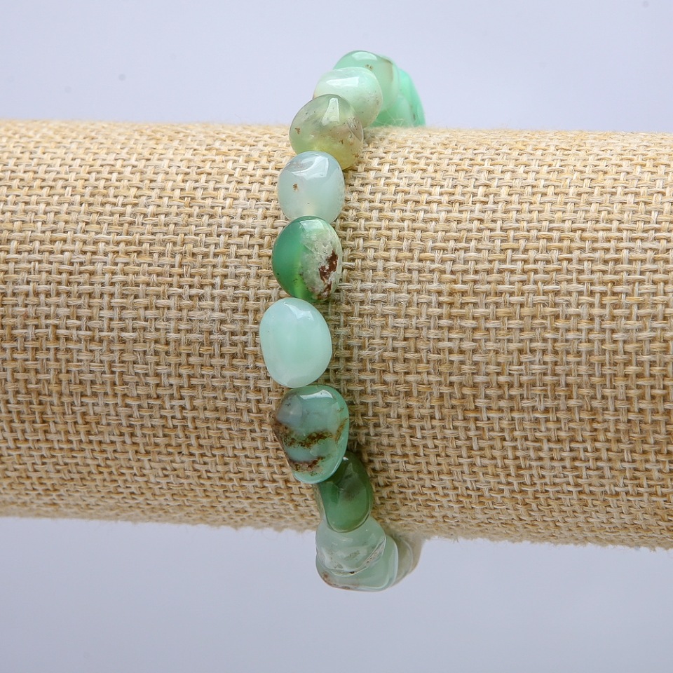 Elastic bracelet made of natural chrysoprase, tumbled, diameter 8–10 mm, circumference 18 cm +