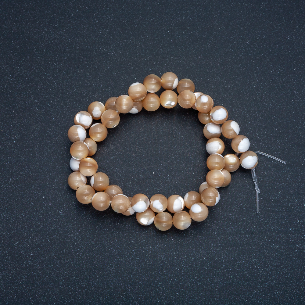 Beads on thread - natural beige mother-of-pearl. Smooth bead, diameter 8 mm, length 39 +