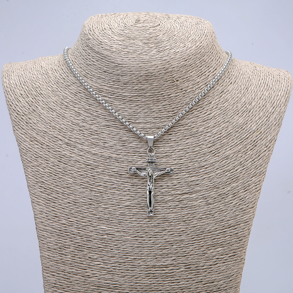 Pendant 'Cross' 52x30 mm ± on chain, length 70 cm ± silver-toned metal