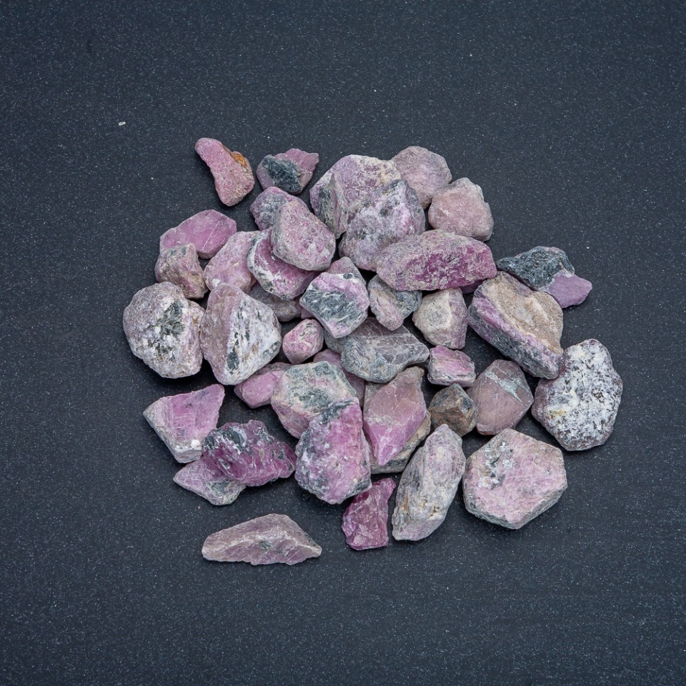 Souvenir natural untreated Rhodonite pebble (price per 100 g.)