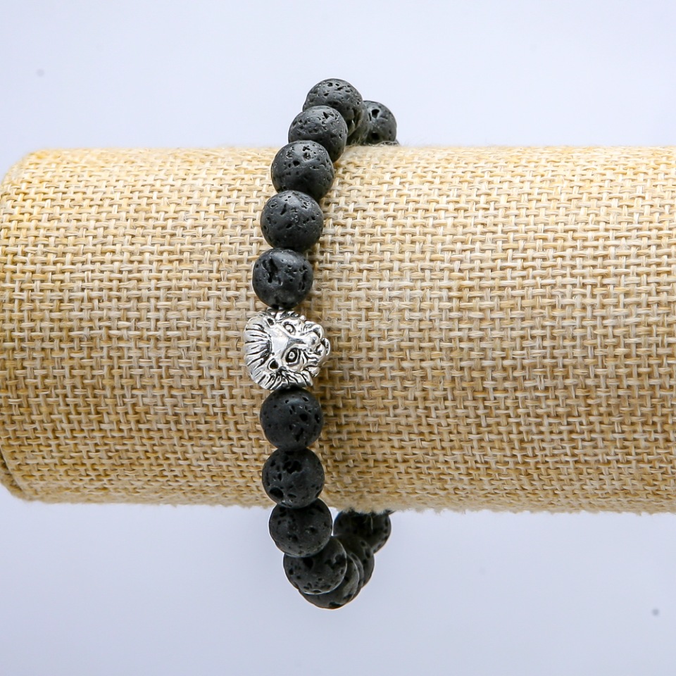 Elastic lava bracelet, 8 mm diameter ±, with a lion