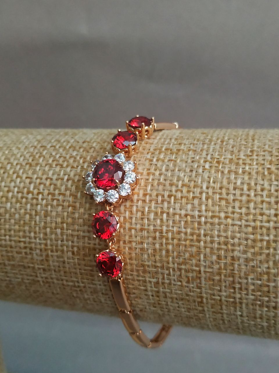 Xuping Bracelet with 18K Gold Plating, White Rhinestones and Red Crystals, 19 cm Length, 3.3 mm Thickness