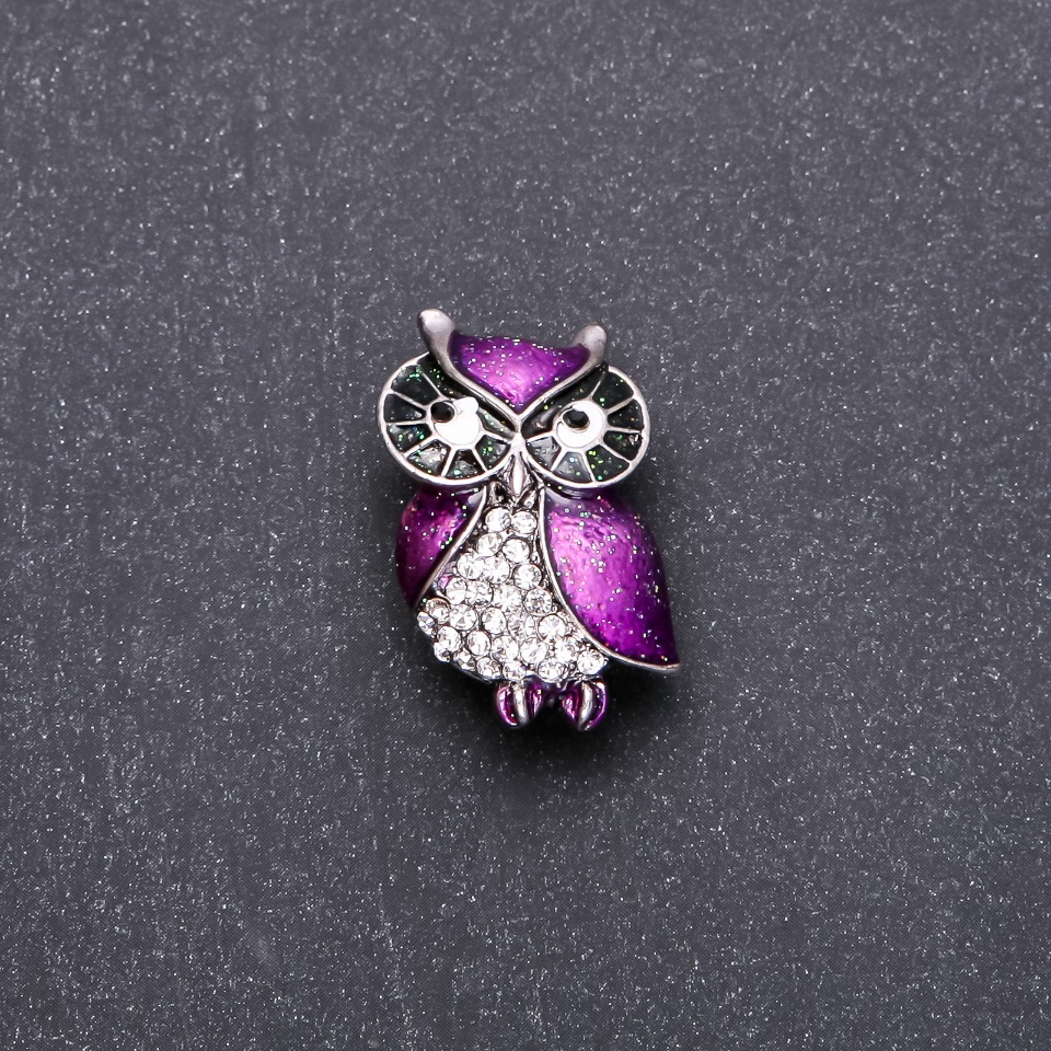 Owl brooch with lilac enamel, 18×28 mm, gray metal