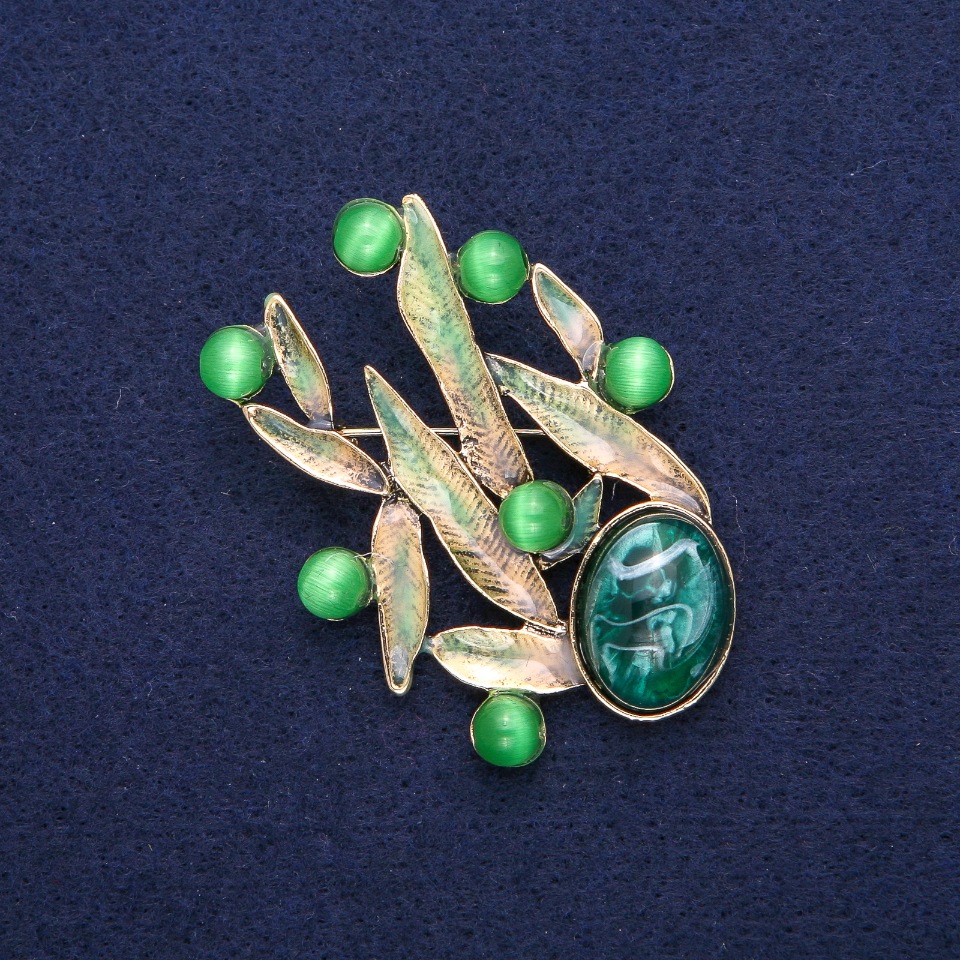 Leaf Brooch with Cat's Eye, Green Enamel, Gold-Tone Metal 38×53mm