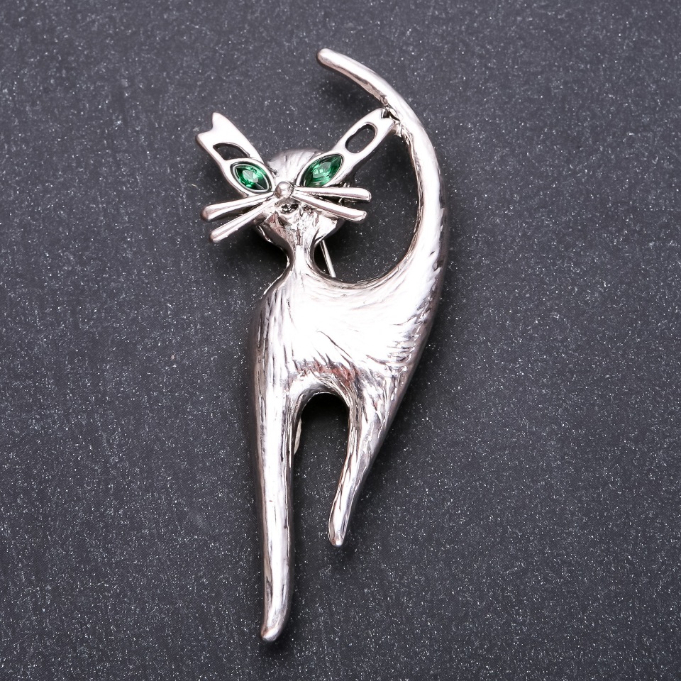 Cat Brooch with Green Rhinestones, 77×32 mm, Gray Metal