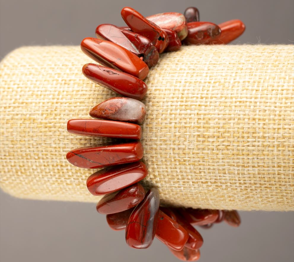 Bracelet with Natural Red Jasper Chips on Elastic, dia. 10-27×3-7(±)mm, circumference 18 cm