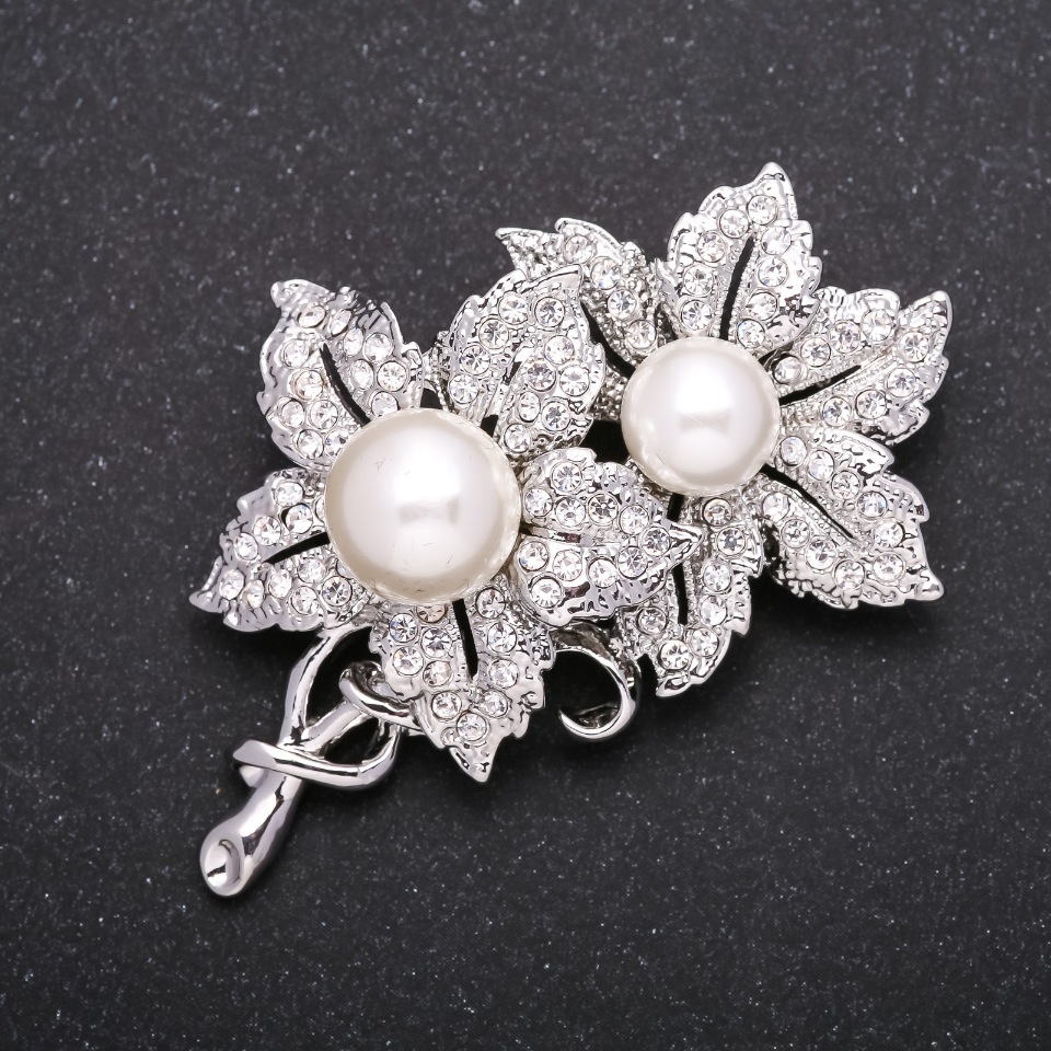 Pearl 'Flowers' Brooch, color 'white silver' 57x33mm