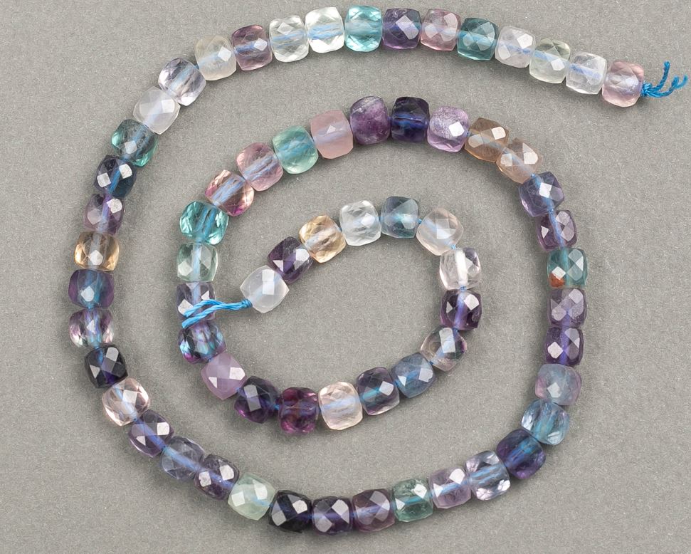 Beads on a cord of natural stone, fluorite faceted cube 6x6 mm, length 40 cm +