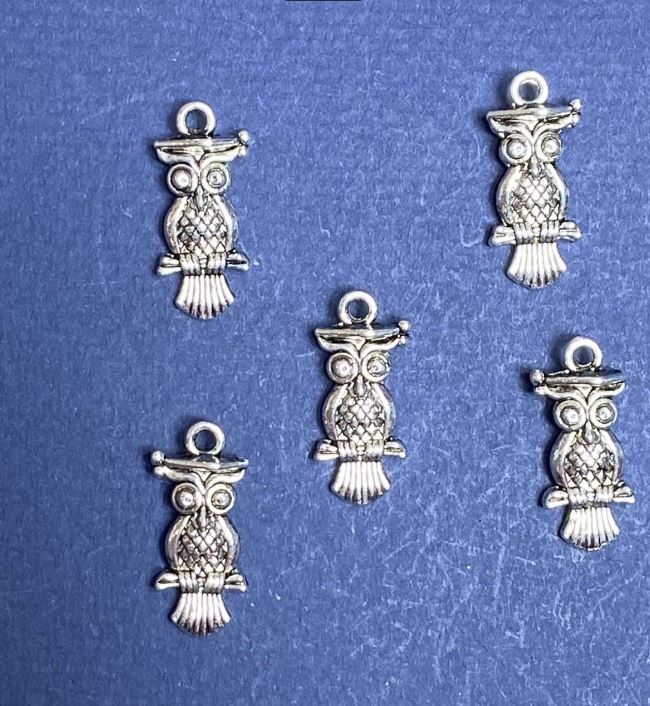 Owl on a Branch Pendant, 2 cm, packaging 20 g +/- 12 pcs
