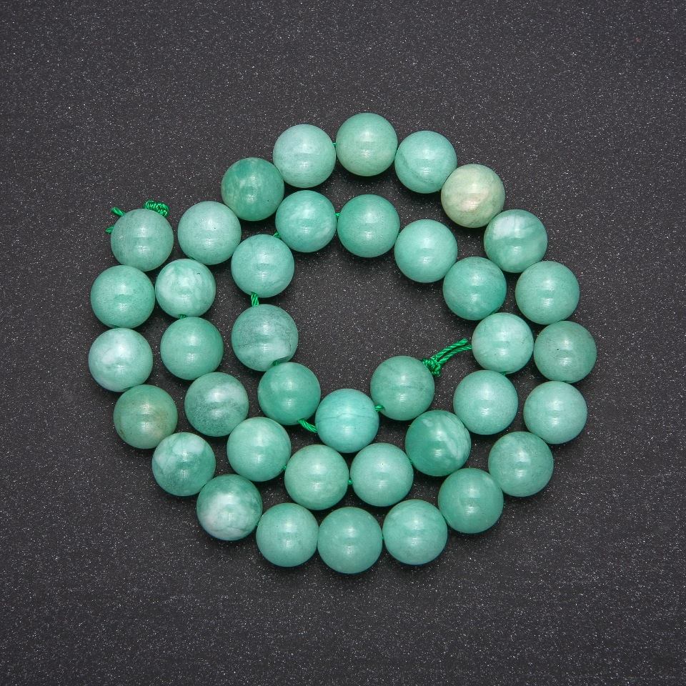 Natural stone Burmese Jade beads - smooth round beads, diameter 10 mm (+/-), length 38 cm