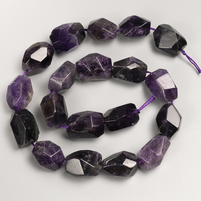 Threaded amethyst beads, faceted nuggets, diameter 15x20 mm, length 39 cm