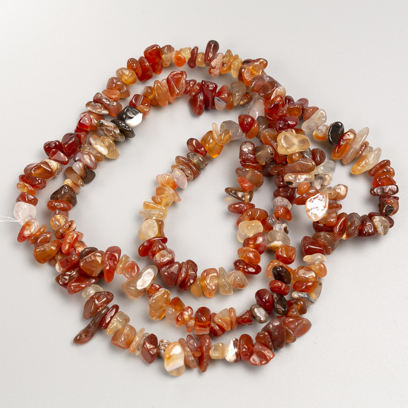 Carnelian chip beads on a long thread, diameter 7-10×5 mm ±, length 80 cm+