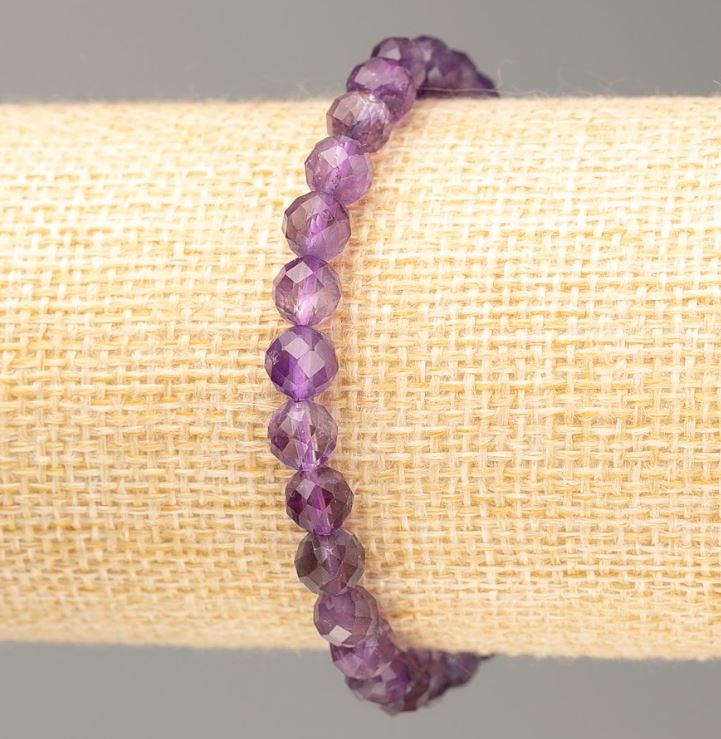 Bracelet with natural amethyst stone — faceted bead, 6 mm diameter, 18 cm length, on elastic
