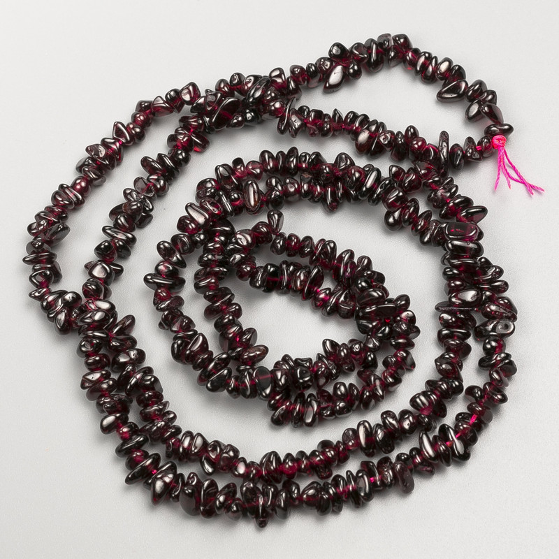 Garnet Beads, Natural Stone Chip, 5×3 mm Diameter, approx. 80 cm Length on Thread