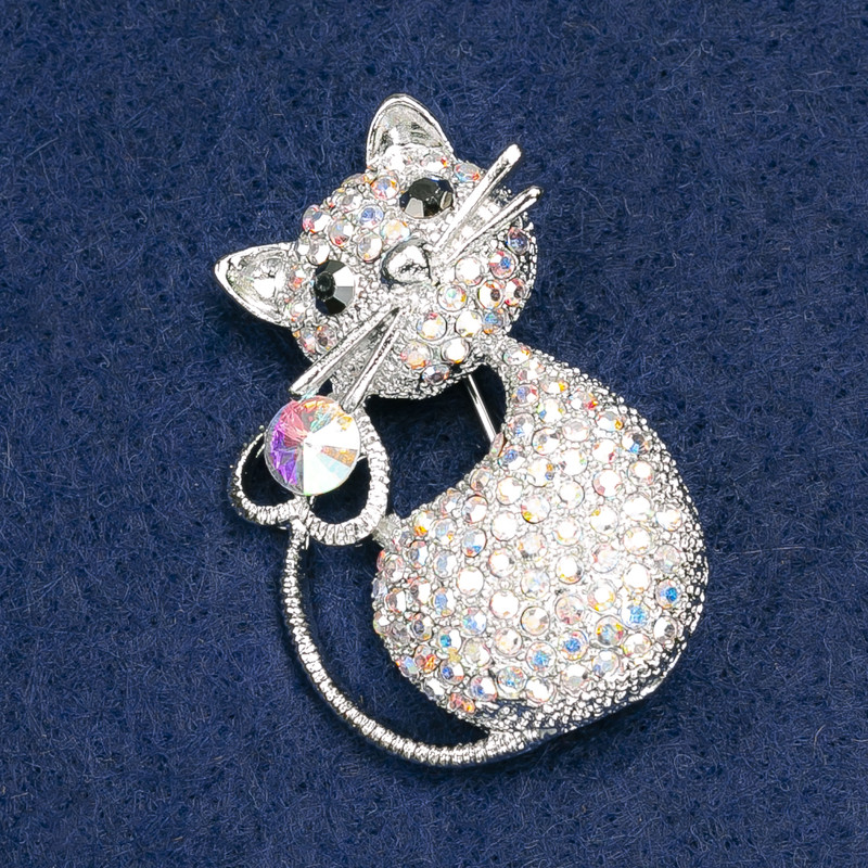 Brooch 'Kitty with Chameleon Crystals', silver metal 42x32mm