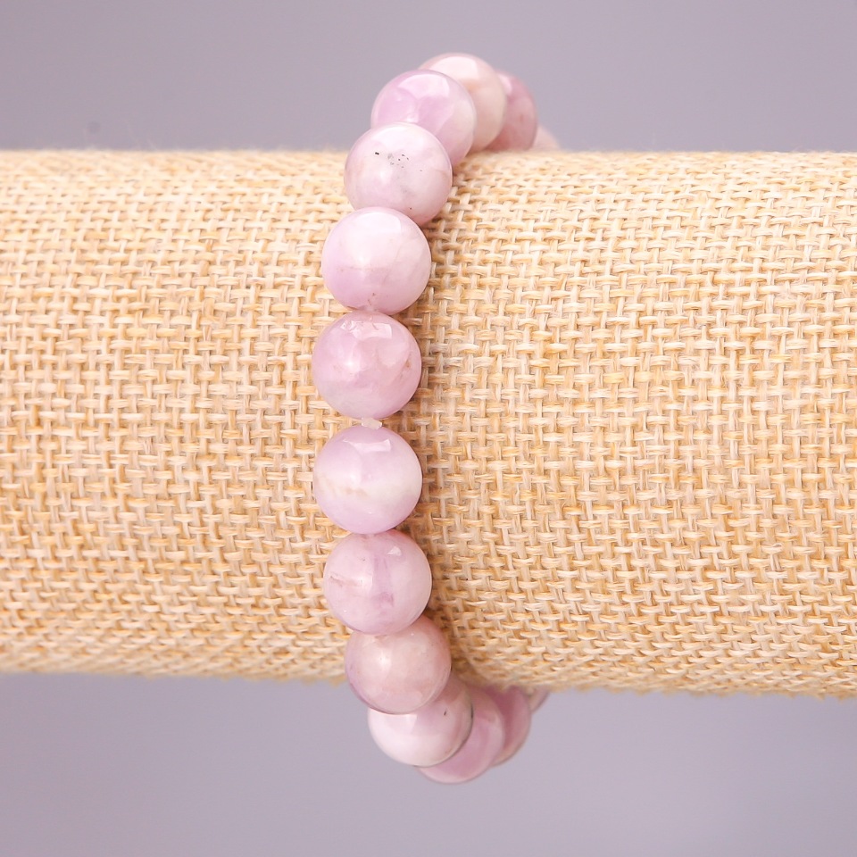 Bracelet with natural kunzite on elastic, smooth beads, diameter 10 mm (±), length 18 cm