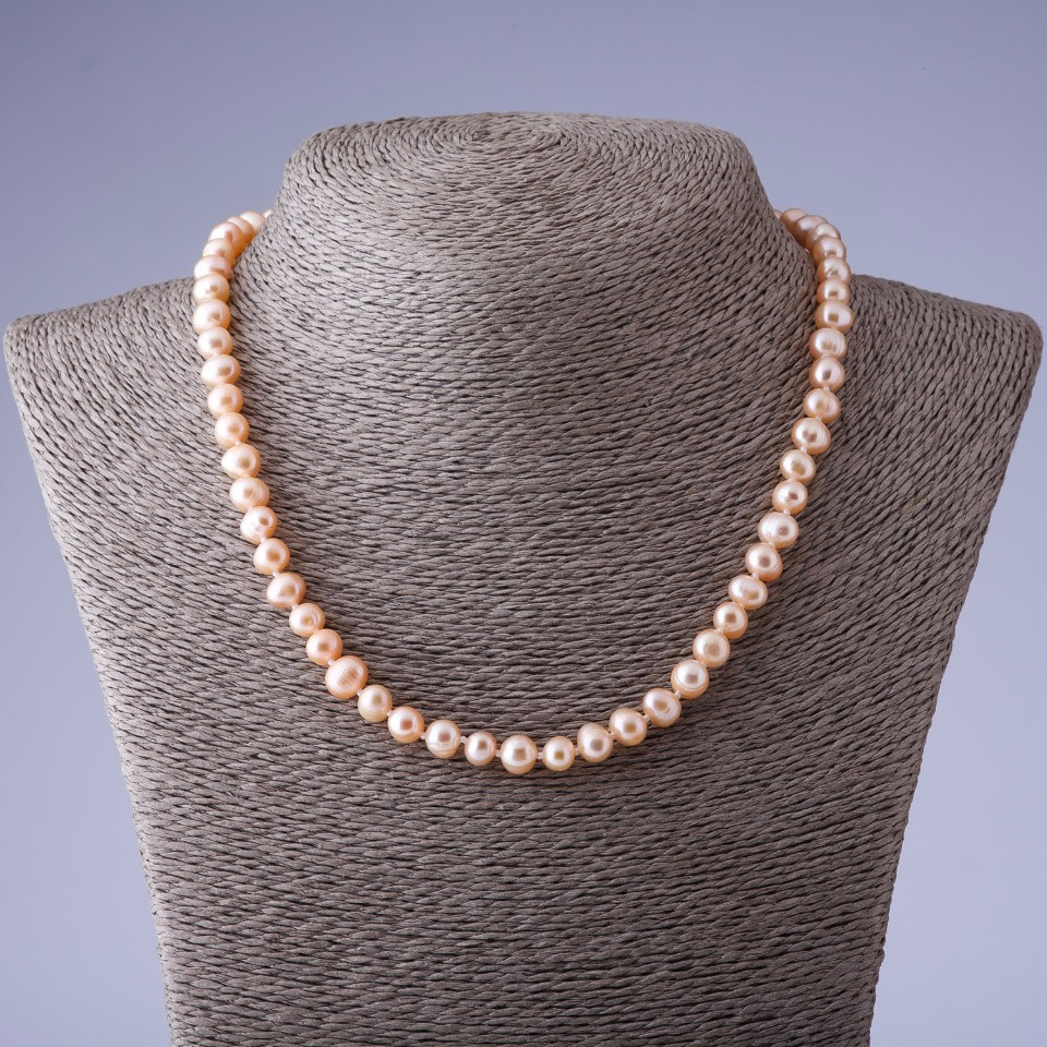 Necklace of natural pink pearls, length 45–46 cm, diameter 7 mm