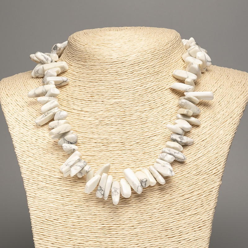 Necklace of natural kaolinite stone, chip 'Needle', diameter 20x8 mm, length 48 cm +