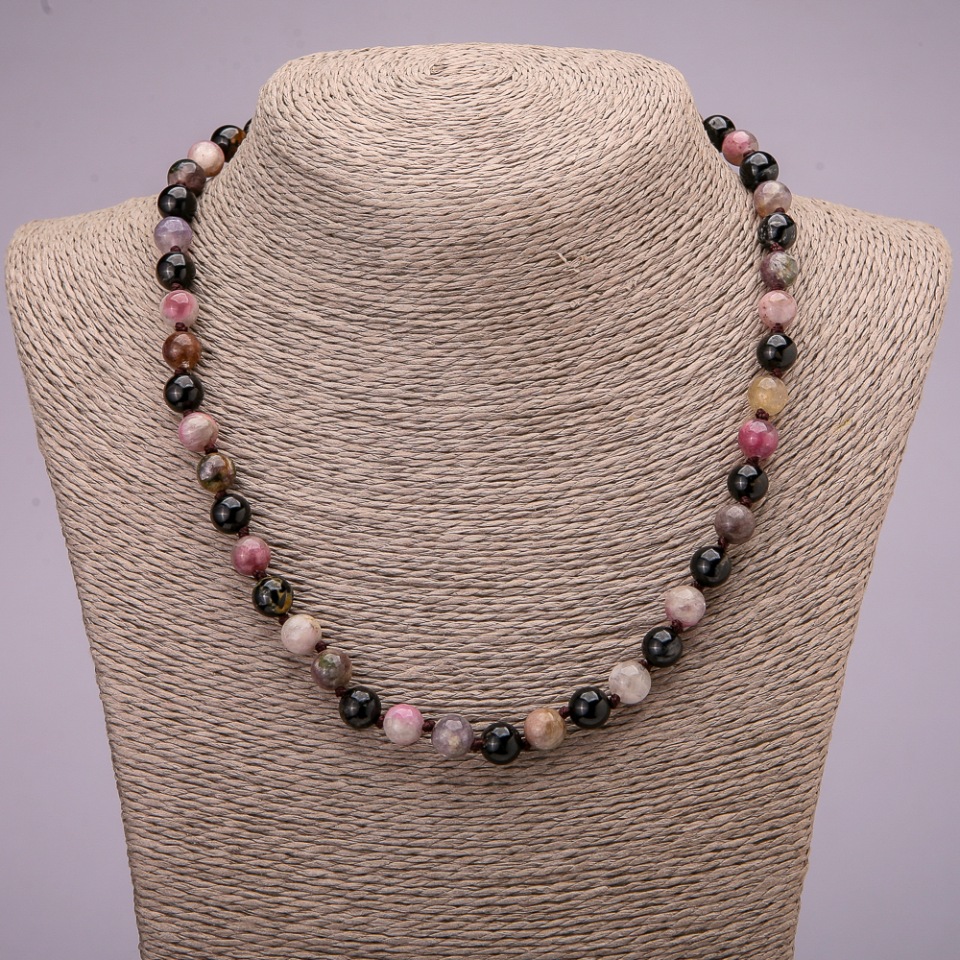 Necklace with natural tourmaline gemstone – smooth round beads, 8 mm diameter, 45 cm long