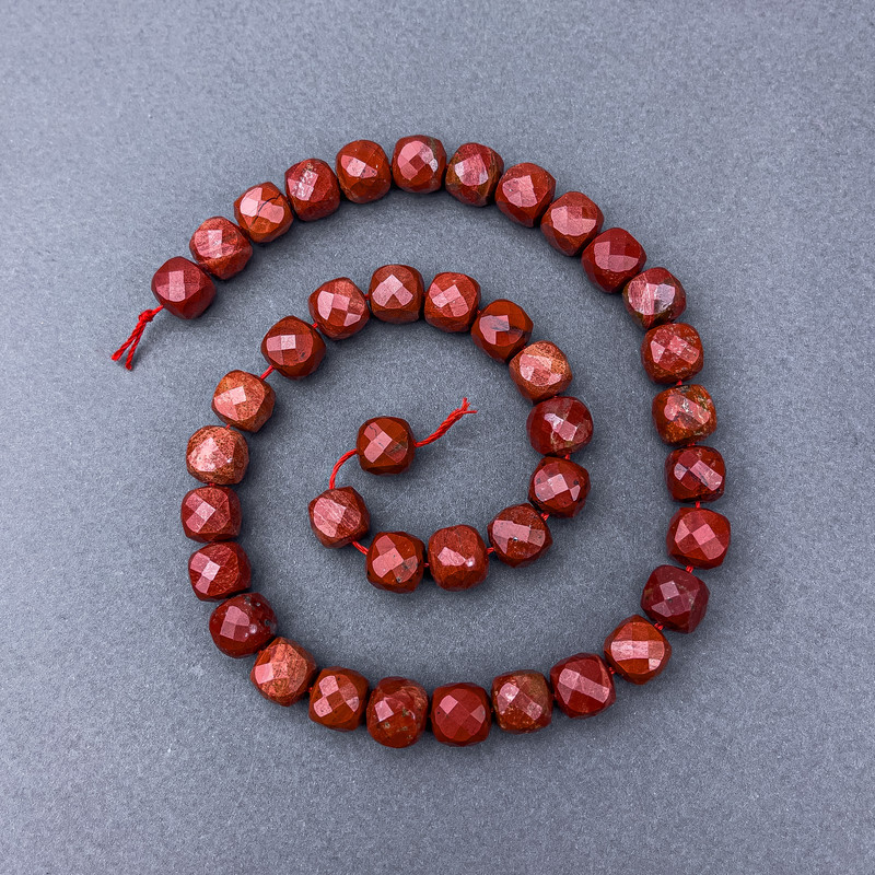 Red Jasper Beads, natural stone, faceted cubes on a thread, diameter 9x9 mm, length 38 cm ±