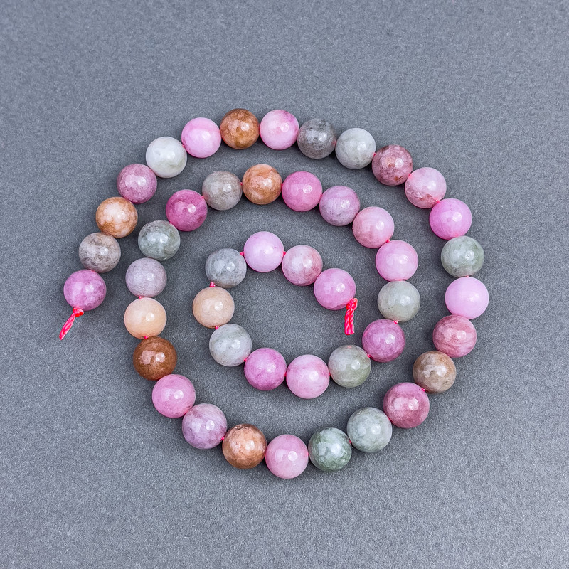 Colored Jadeite Beads, Smooth Round Beads, Diameter 8.5 mm +/- on a Thread, Length 38 cm+