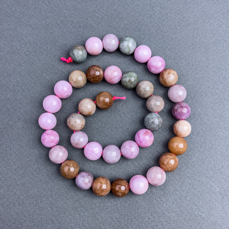 Colored Jadeite Beads - Smooth Ball, Diameter 10 mm ± on Thread, Length 38 cm ±