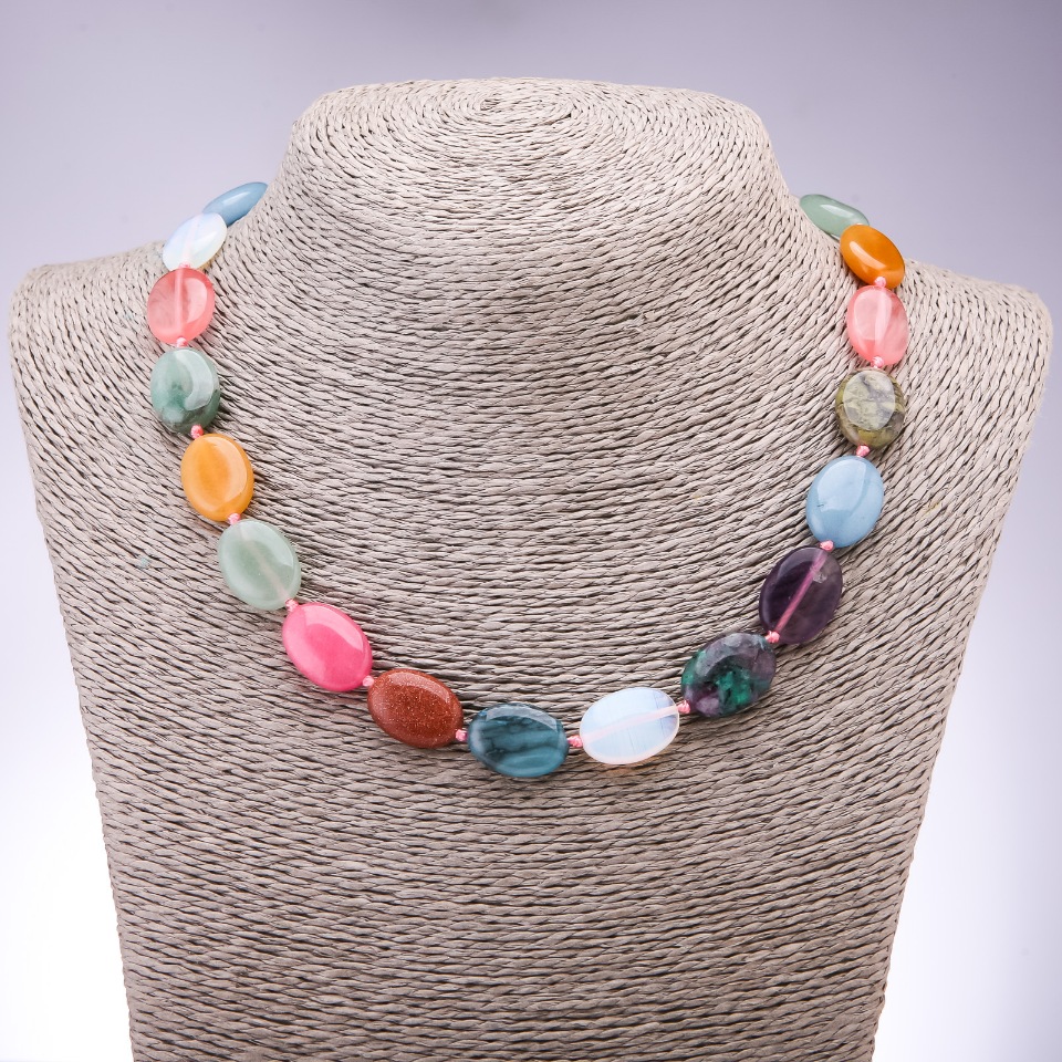 Necklace of assorted natural stones, flat oval beads, 13×18 mm diameter, length 45 cm