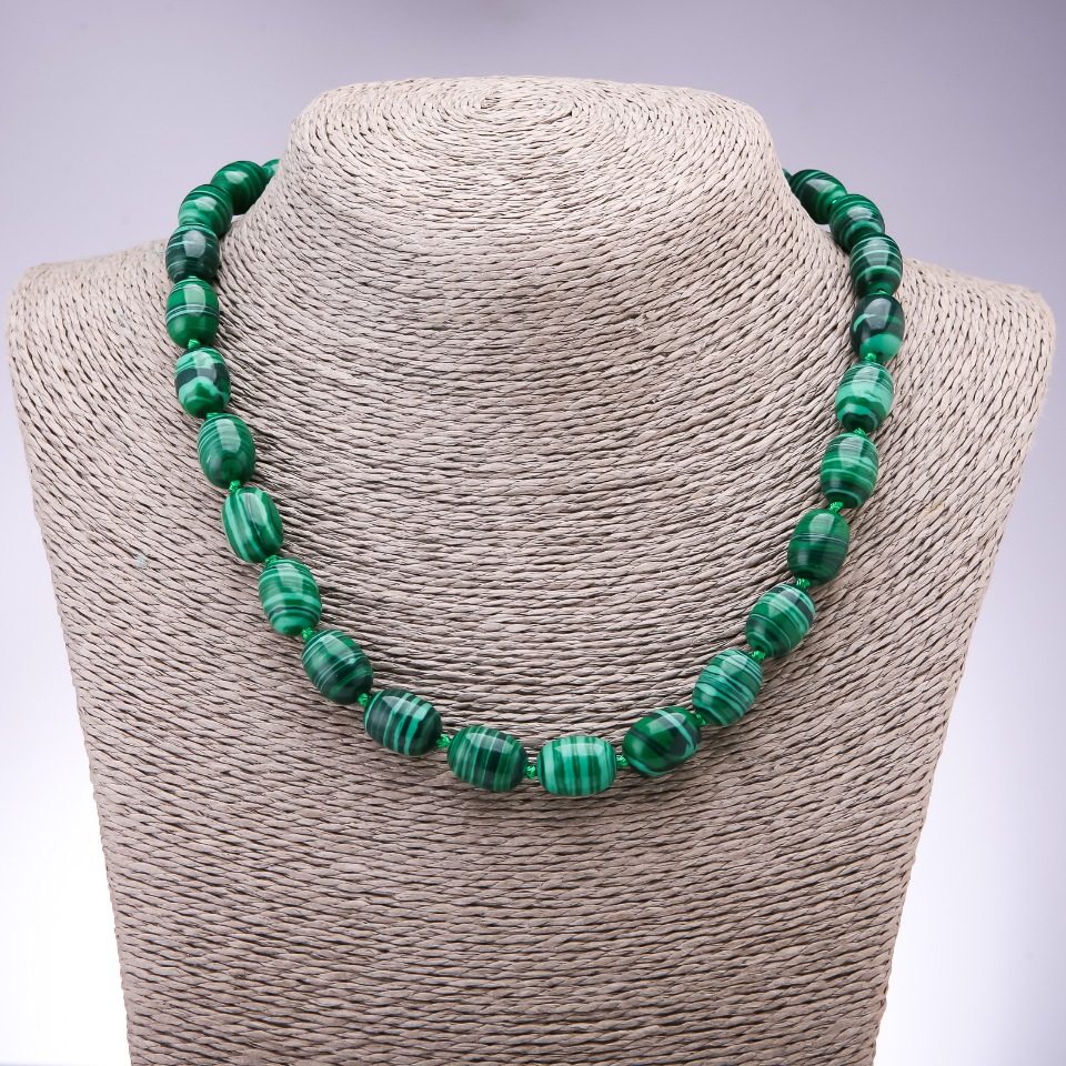 Malachite Necklace (pressed), diameter 10x14 mm ±, length 45 cm ±