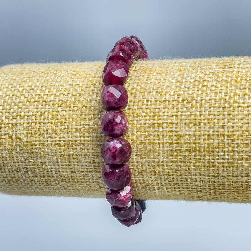 Rubellite Tourmaline Bracelet with Natural Stone Faceted Cube, 9x9 mm diameter, 18 cm length (stretch)