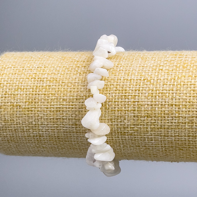 Браслет Адуляр крихта, діаметр 7х3мм+-, довжина 18см (стрейч)