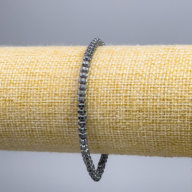 Hematite Flower Bracelet, bead diameter 4×3 mm, length 18 cm (stretch)