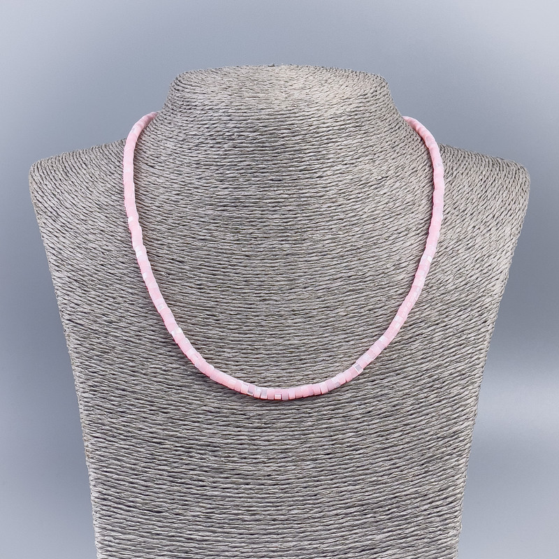 Pink-tinted natural mother-of-pearl choker necklace with smooth rondelle beads, 4×2 mm, length 48 cm ±
