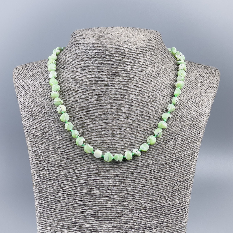 Mint-Tinted Natural Mother-of-Pearl Necklace, Round Beads, 8 mm Diameter, 48 cm Length