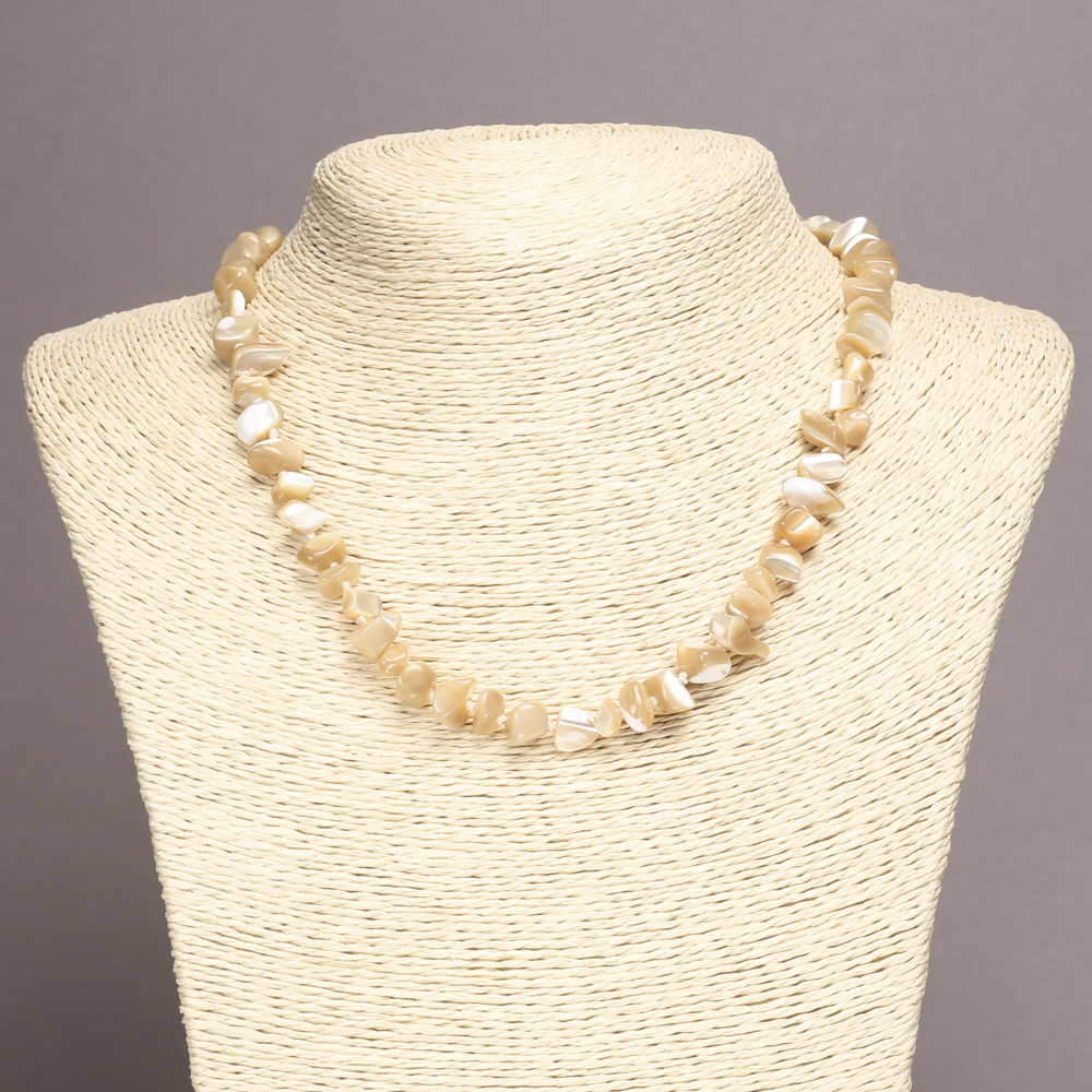 Natural mother-of-pearl beige chips necklace, diameter 7×5 mm, length 45 cm +/-