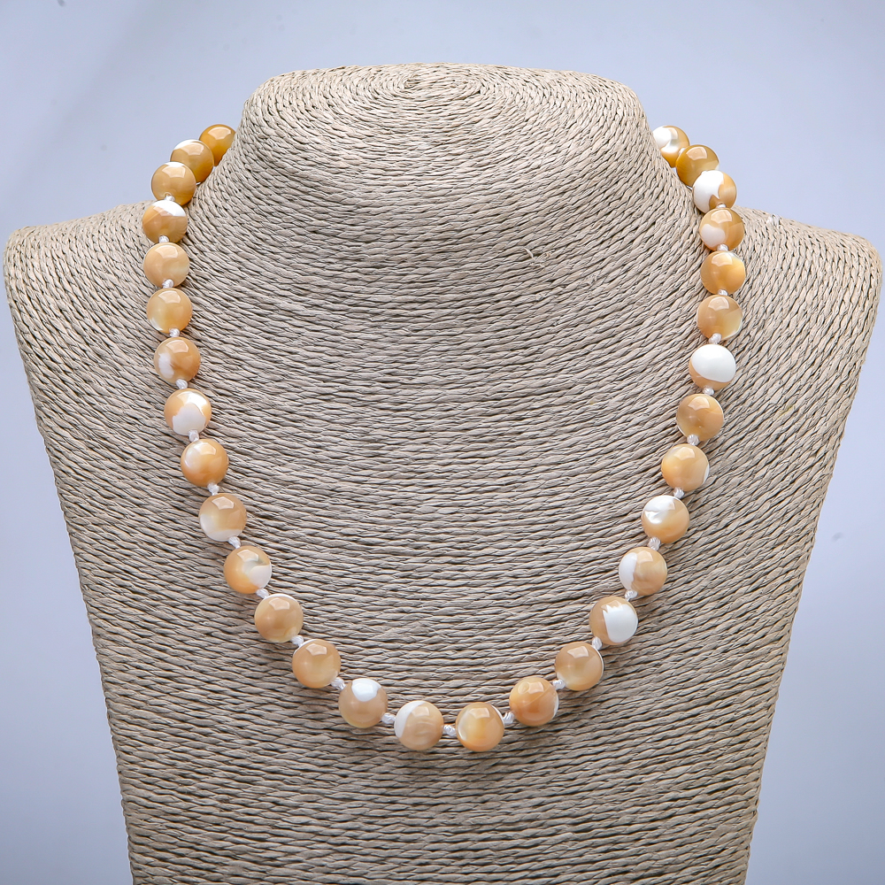 Necklace with natural beige mother-of-pearl, smooth bead, diameter 10 mm, length 45 cm