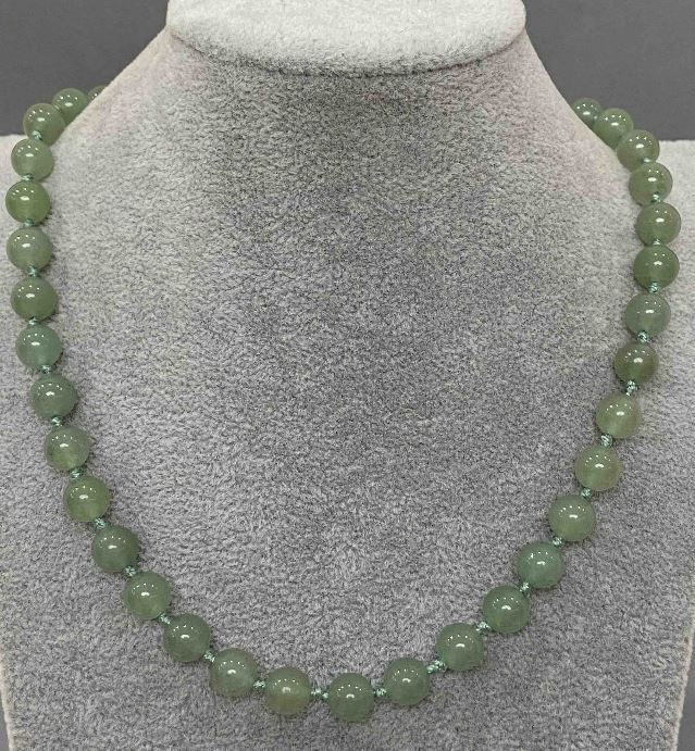 Nephrite Necklace with Smooth Beads, 8.5 mm diameter, 46 cm length