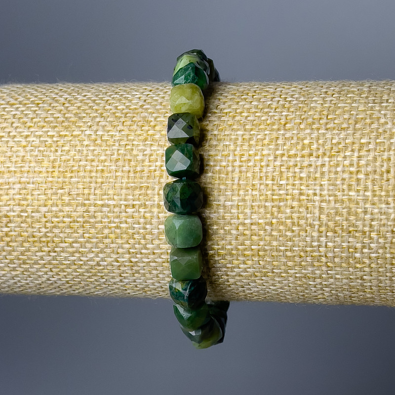 Браслет Асорті натуральний камінь гранований кубик, діаметр 7, 5мм+-, довжина 18см (стрейч)