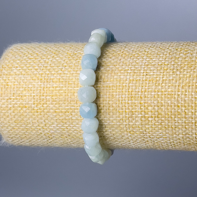 Aquamarine bracelet with natural stone, faceted cube beads, 7mm diameter, 18cm length (stretch)